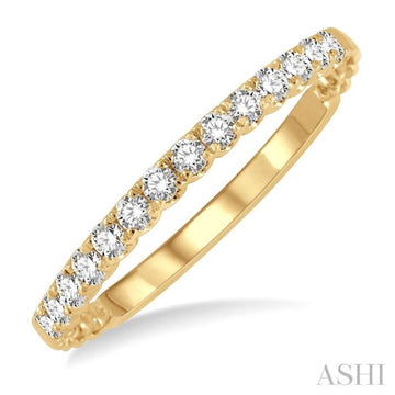 1/4 Ctw Lattice Round Cut Diamond Wedding Band in 14K Yellow Gold